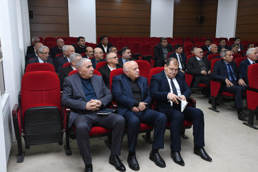 Sabirabad rayonunda 2026-cı ilin yaz əkinlərinə hazırlıq vəziyyəti, pambıqçılıq sahəsində görülmüş işlərə həsr olunmuş müşavirə keçirilib