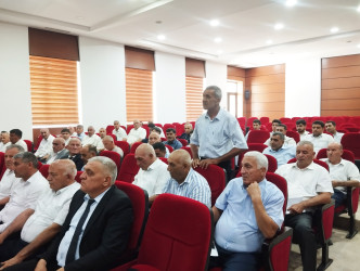 Sabirabad rayonunda “Azərbaycan Respublikasında kənd təsərrüfatı, balıqçılıq və akvakultura məhsullarının istehsalı və emalı sahələrinin inkişafına dair 2026–2030-cu illər üçün Dövlət Proqramı”nın icrasının vəziyyəti ilə bağlı müşavirə keçirilib