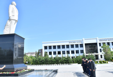 Sabirabad rayonunda Ümummilli Lider Heydər Əliyevin anadan olmasının 102-ci illiyinə həsr olunmuş “Tarixin izi ilə ömrün zirvəsi” adlı ümumrayon tədbiri keçirilib