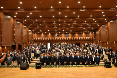 Sabirabad rayonunda Ümummilli Lider Heydər Əliyevin anadan olmasının 102-ci illiyinə həsr olunmuş “Tarixin izi ilə ömrün zirvəsi” adlı ümumrayon tədbiri keçirilib