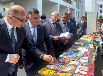 “Konstitusiya və Suverenlik İli” çərçivəsində Sabirabadda kitab sərgisi keçirilib