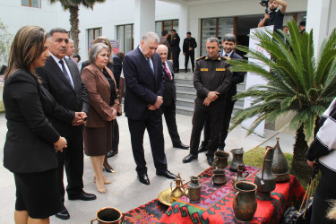 Sabirabad rayonunda Ümummilli Lider Heydər Əliyevin anadan olmasının 103-cü ildönümünə həsr olunmuş kitab sərgisi keçirilib