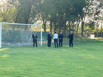 Sabirabad Rayon İcra Hakimiyyətinin başçısı Bulaqlı kəndində yeni inşa edilən stadionda görülən işlərlə tanış olub