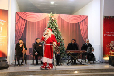 Sabirabad rayonunda 31 Dekabr – Dünya Azərbaycanlılarının Həmrəyliyi Günü və Yeni il bayramı münasibətilə bayram konserti təşkil olunub