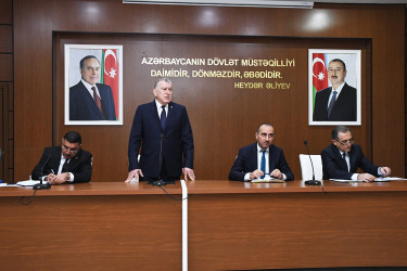 Sabirabad rayonunda 2026-cı ilin yaz əkinlərinə hazırlıq vəziyyəti, pambıqçılıq sahəsində görülmüş işlərə həsr olunmuş müşavirə keçirilib