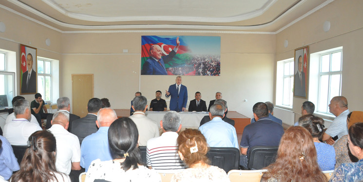 Sabirabad Rayon İcra Hakimiyyətinin başçısı Siraqəddin Cabbarovun növbəti səyyar görüş-qəbulu Qasımbəyli kəndində keçirilmişdir