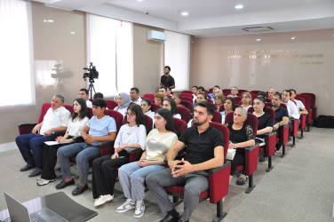 Sabirabadda "Şagirdlər arasında Ana dilinin saflığının qorunmasına dair təşəbbüslər" mövzusunda tədbir keçirilib