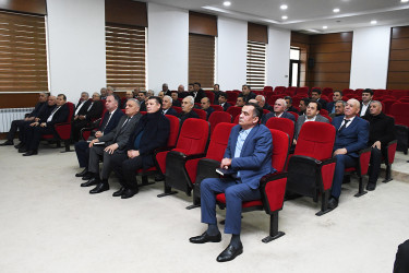 Sabirabad rayonunda 2026-cı ilin yaz əkinlərinə hazırlıq vəziyyəti, pambıqçılıq sahəsində görülmüş işlərə həsr olunmuş müşavirə keçirilib