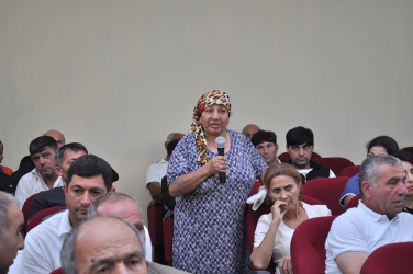Sabirabad Rayon İcra Hakimiyyətinin başçısı Siraqəddin Cabbarovun növbəti səyyar görüş-qəbulu Qaraağac kəndində keçirilmişdir